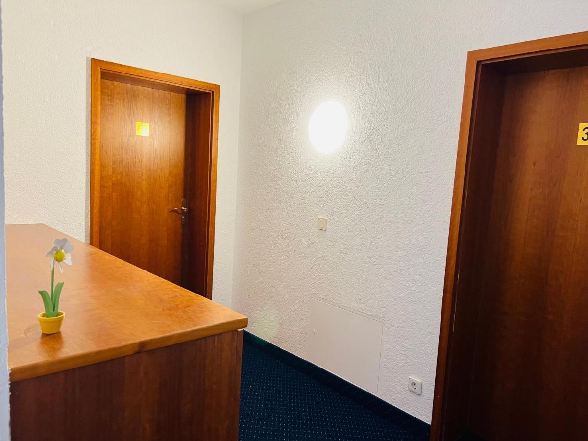 Hotel Weller Kahl Am Main Exteriör bild